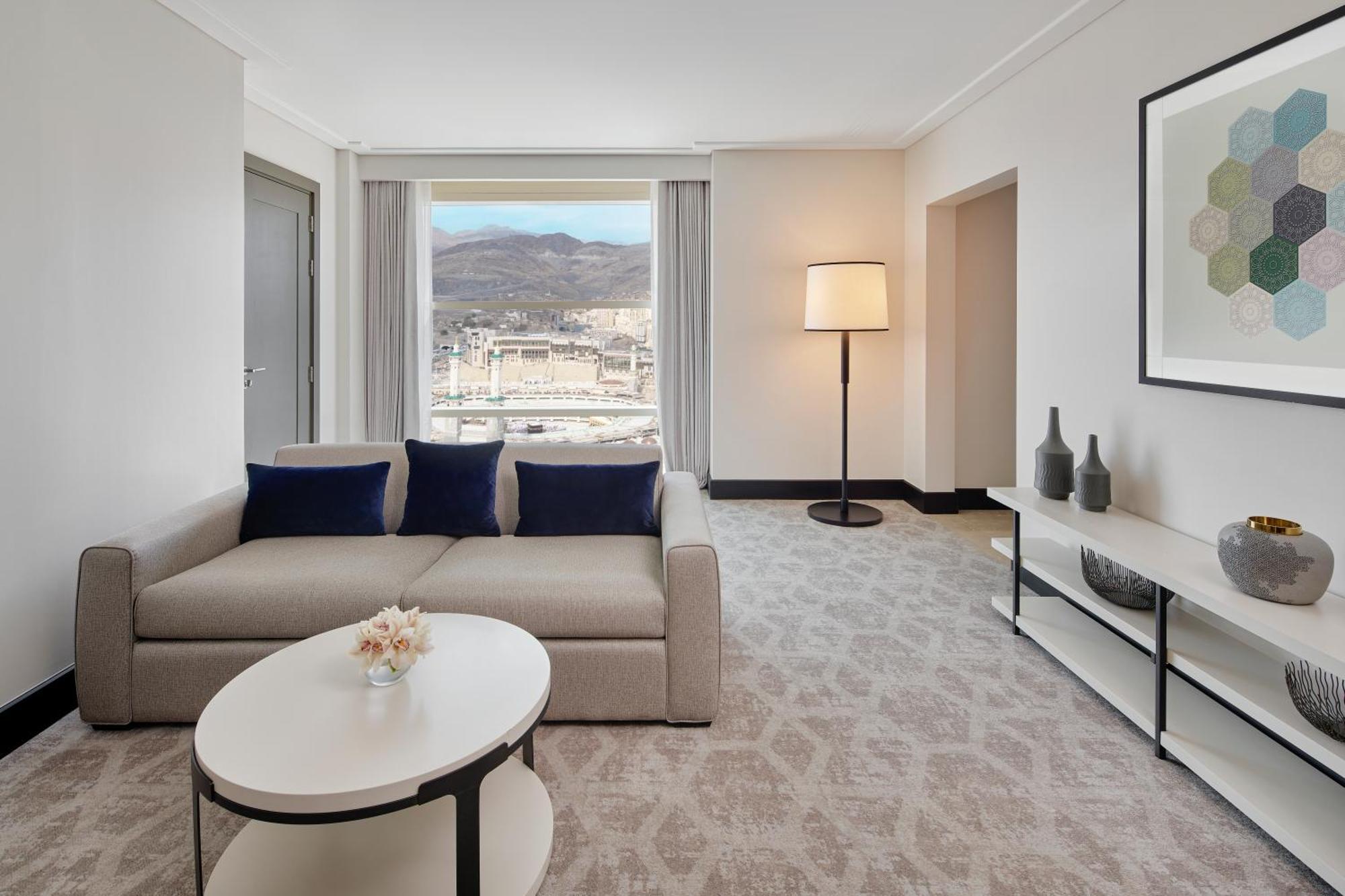 Address Jabal Omar Makkah Aparthotel Mecca Bagian luar foto A living room at the hotel